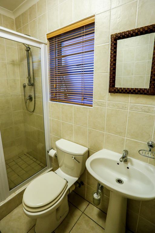 Secret Garden Guesthouse Bloubergstrand Zimmer foto