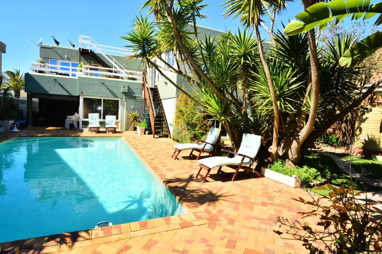 Secret Garden Guesthouse Bloubergstrand Exterior foto